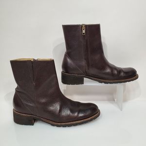 L.L. Bean Side Zip Leather Chelsea Boots